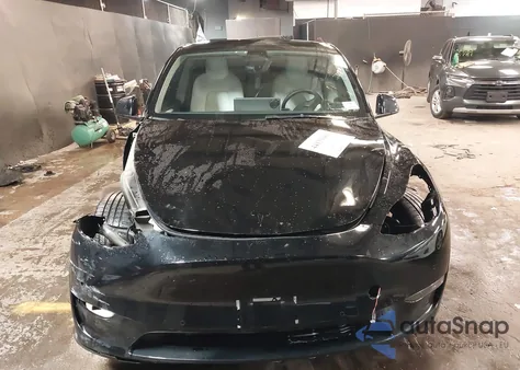 2022 Tesla Model Y Performance Dual Motor All-Wheel Drive z USA, uszkodzony, nr VIN 7SAYGDEF2NF531053